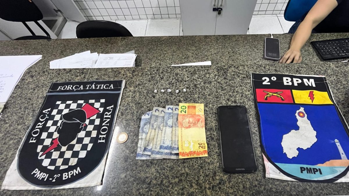 Casal é flagrado vendendo drogas em imóvel abandonado no Pindorama