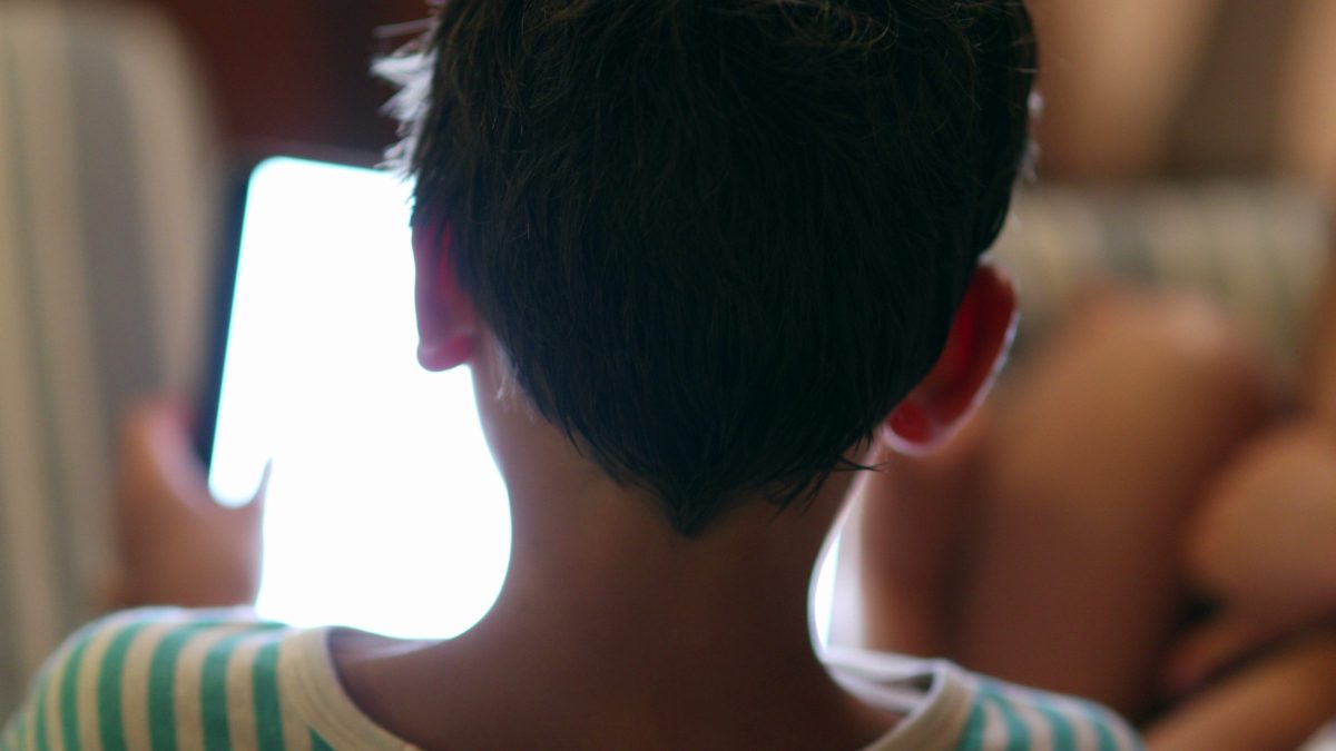 Exploração sexual infantil na internet cresce e uso de inteligência artificial preocupa especialistas