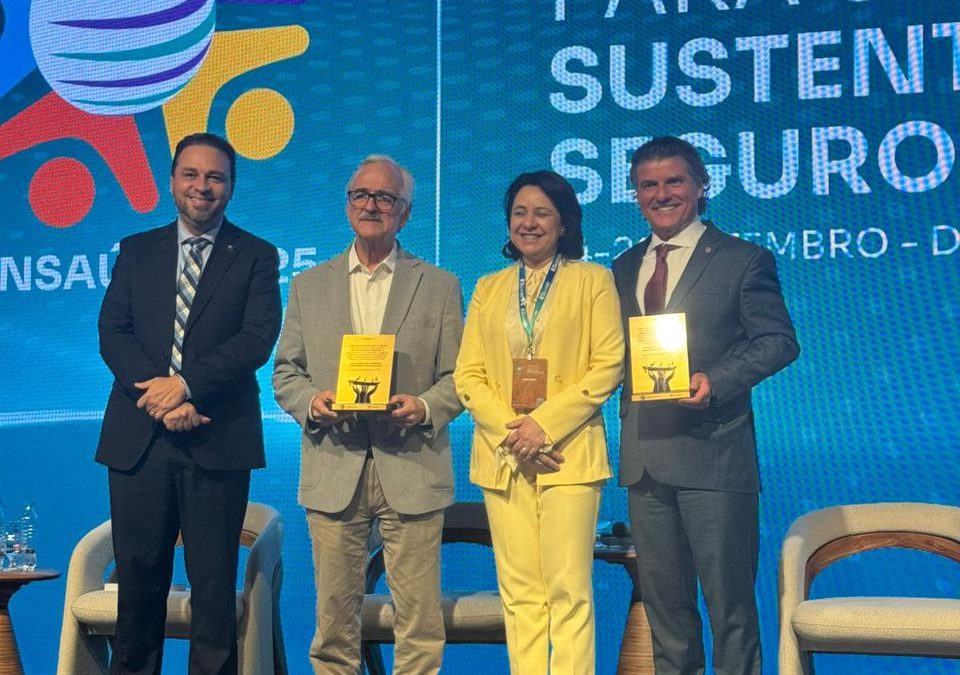 Parnaibano é homenageado no RS por atuação nas enchentes que marcaram 2025