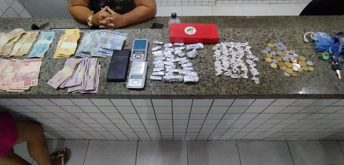 Mandados são cumpridos em operação contra o tráfico em Parnaíba com apreensão de drogas, veículos e dinheiro