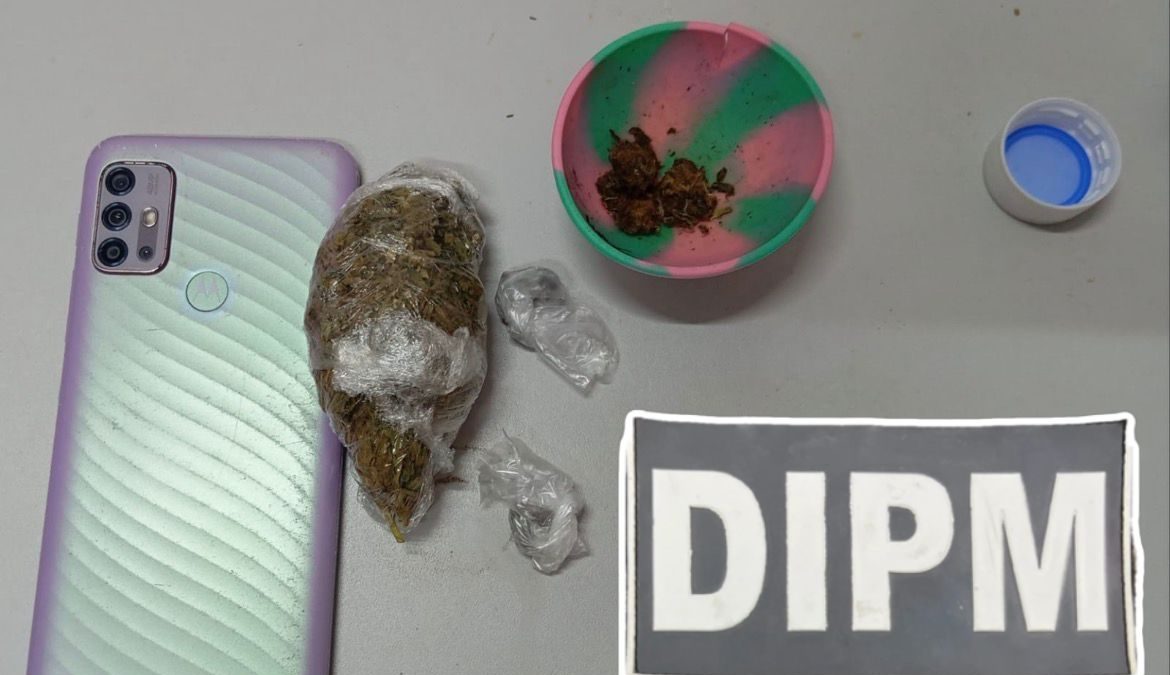 Jovem é localizado em apartamento com supermaconha e encaminhado à Central de Flagrantes