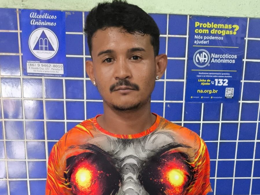 Vítima de 28 anos foi assassinada a tiros após ser chamada por conhecido