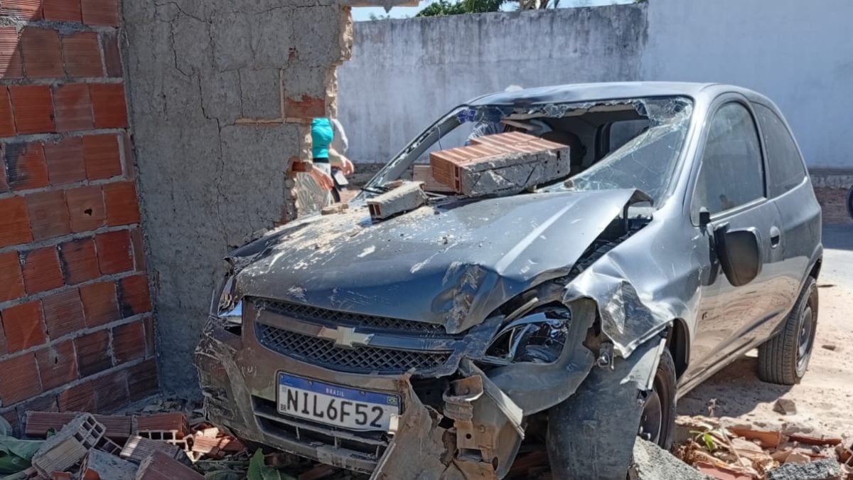 Acidente entre carro e moto deixa um morto e dois feridos no bairro Planalto, em Parnaíba