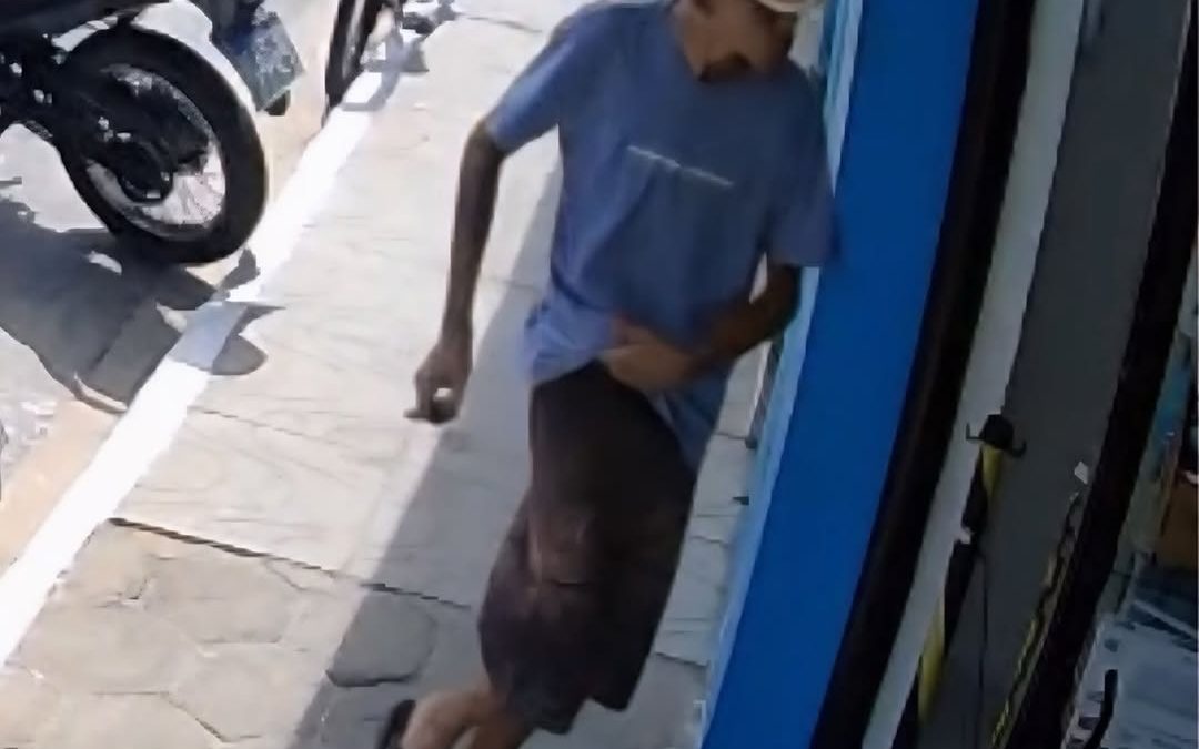 Jovem assalta loja de celulares com faca no Centro de Parnaíba e é apreendido pela PM
