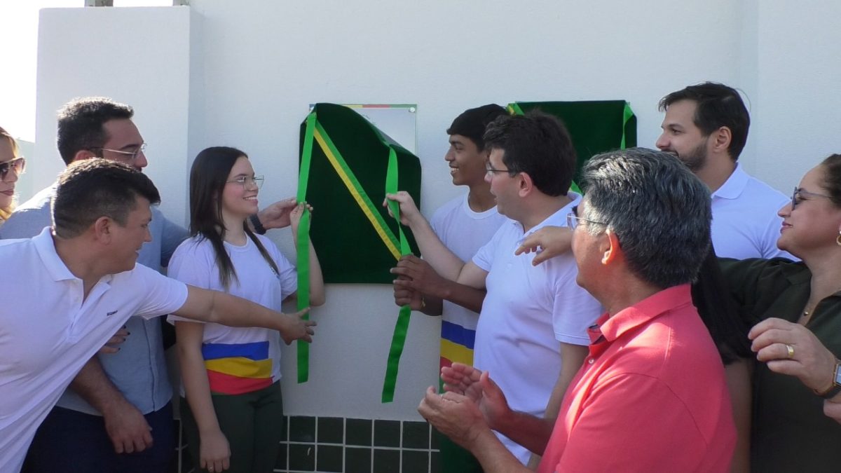 Governo inaugura obras e moderniza escolas estaduais em Parnaíba