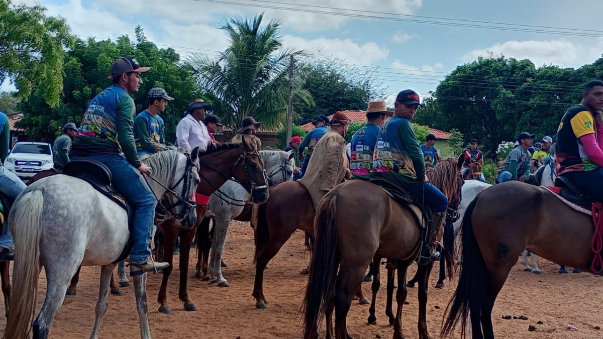 Cavaleiros se reúnem na 3ª Cavalgada de Nossa Senhora Aparecida em Parnaíba