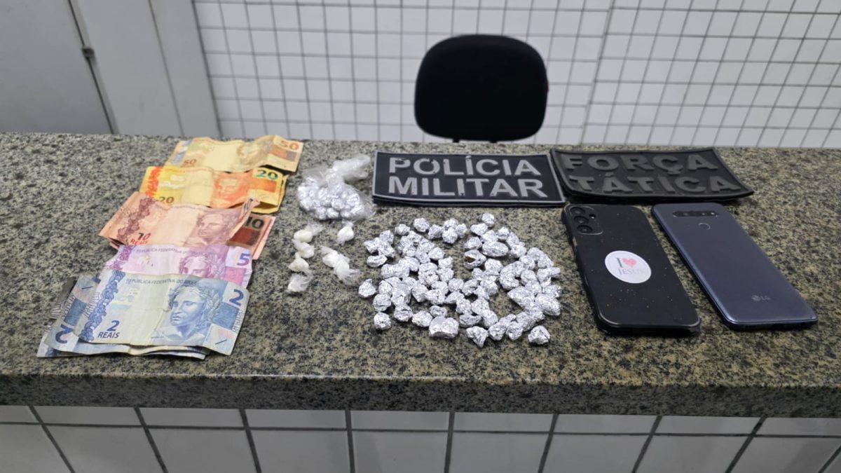 Operação em Luís Correia prende duas mulheres e encerra venda de tráfico que funcionava em casa abandonada