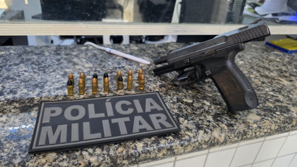 Pistola é abandonada por indivíduo em fuga e apreendida no bairro Coqueiro da Praia