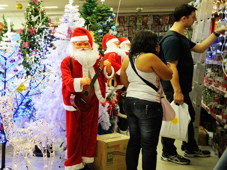 Comércio projeta melhor Natal, com liderança de roupas, calçados e brinquedos, apesar dos juros altos