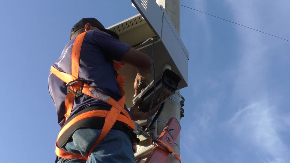 Postes inteligentes começam a tomar conta de Parnaíba e prometem reforçar a segurança com uso de inteligência artificial