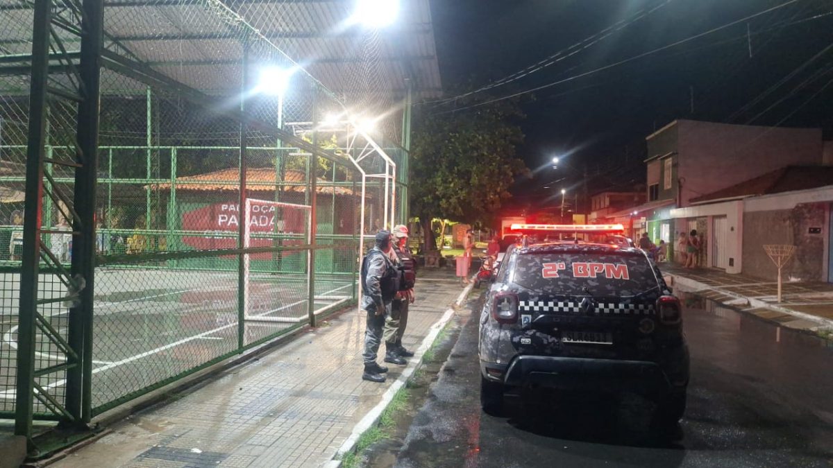 Adolescente é executado a tiros em praça de Parnaíba; outro jovem fica ferido