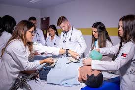 MEC cancela edital e barra abertura de cursos privados de medicina no Piauí