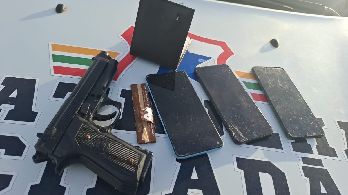 Cinco pessoas são abordadas com simulacro de arma e moto sem placa na Estrada dos Tatus, em Ilha Grande