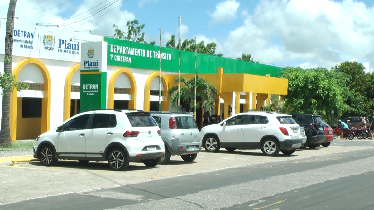 Detran-PI instala banca permanente para exames de habilitação em Parnaíba