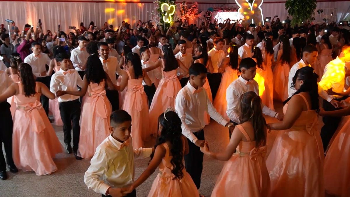 Parnaíba celebra o baile “Sonho de Menina” para 52 debutantes