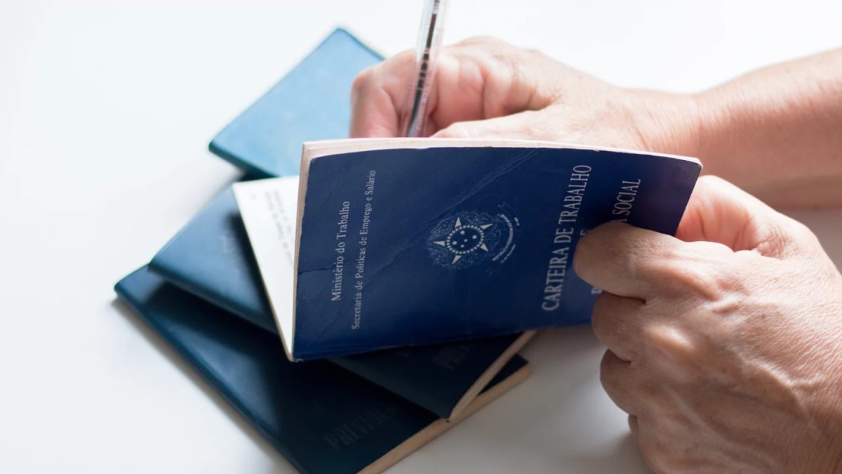 Parnaíba concentra 42 vagas de emprego com destaque para comércio e serviços