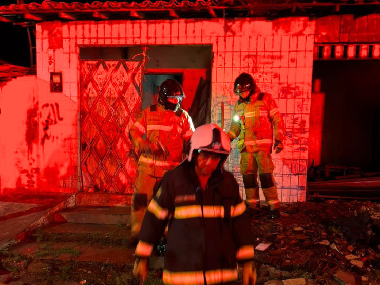 Incêndio atinge residência no bairro Rodoviária em Parnaíba