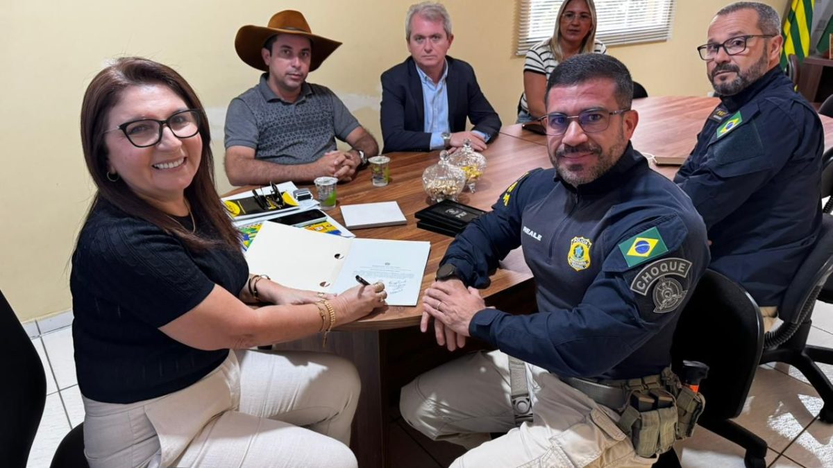 PRF e Prefeitura de Luís Correia firmam parceria para retirar animais das rodovias do litoral