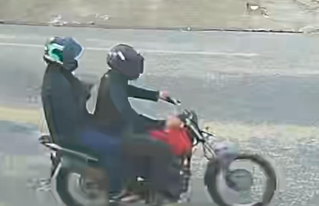 Motocicleta roubada usada em assaltos é apreendida e dois homens são detidos em Parnaíba