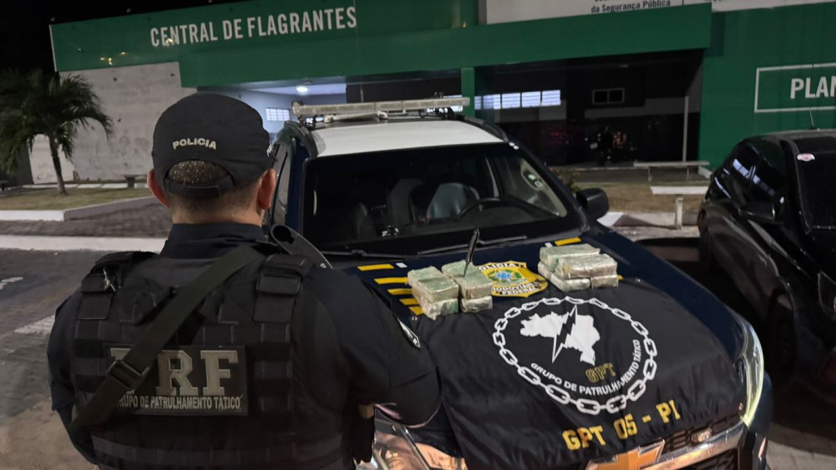 Dois suspeitos são conduzidos após apreensão de 10 kg de crack na BR-343 em Parnaíba