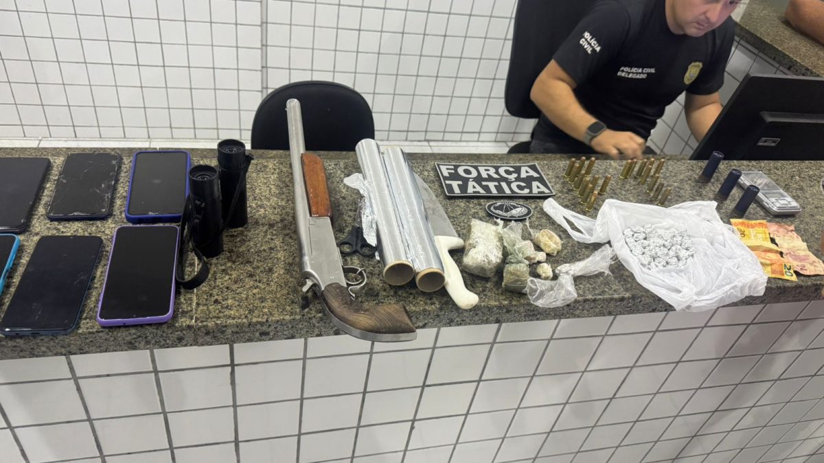 Denúncia de tiros termina com captura de indivíduos e apreensão de drogas em Parnaíba