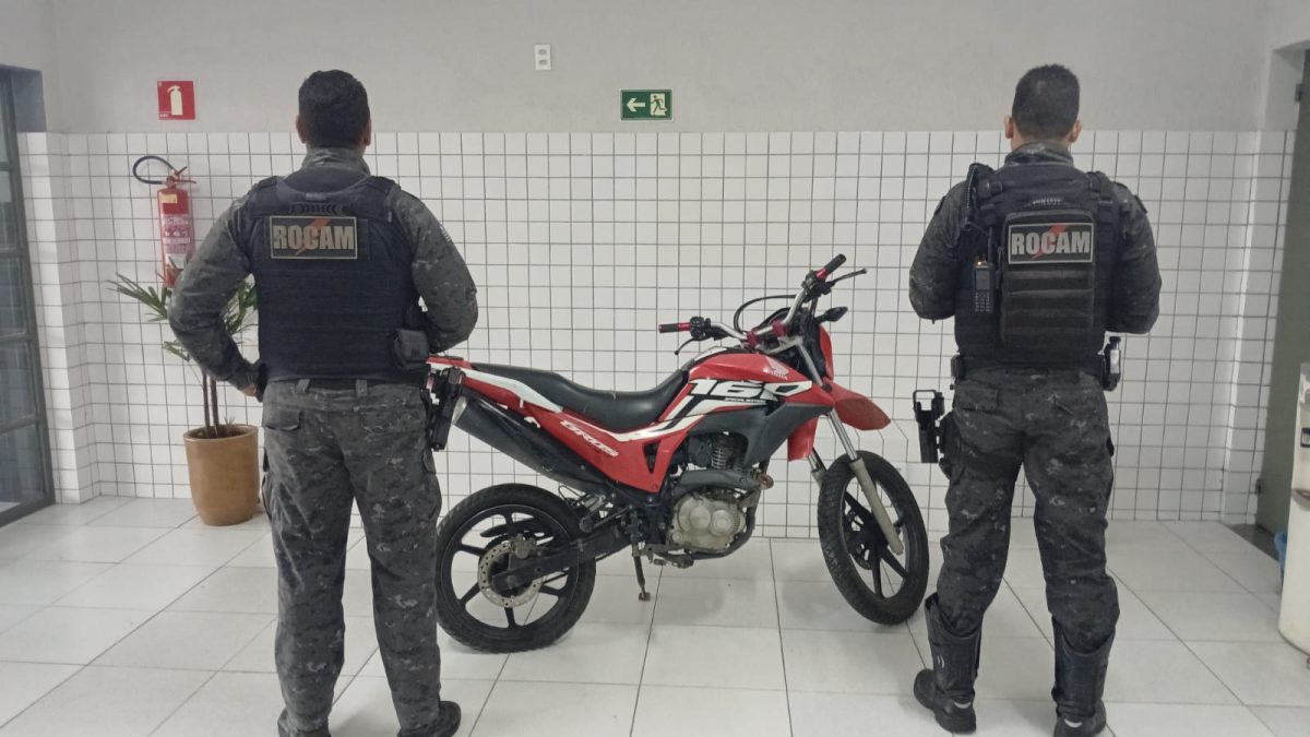 Polícia recupera moto roubada usada em assaltos investigados em Parnaíba