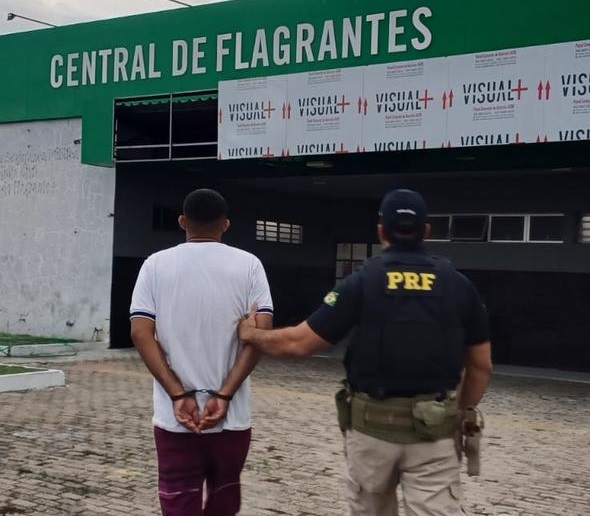 PRF prende em Parnaíba homem com mandado de prisão por homicídio qualificado