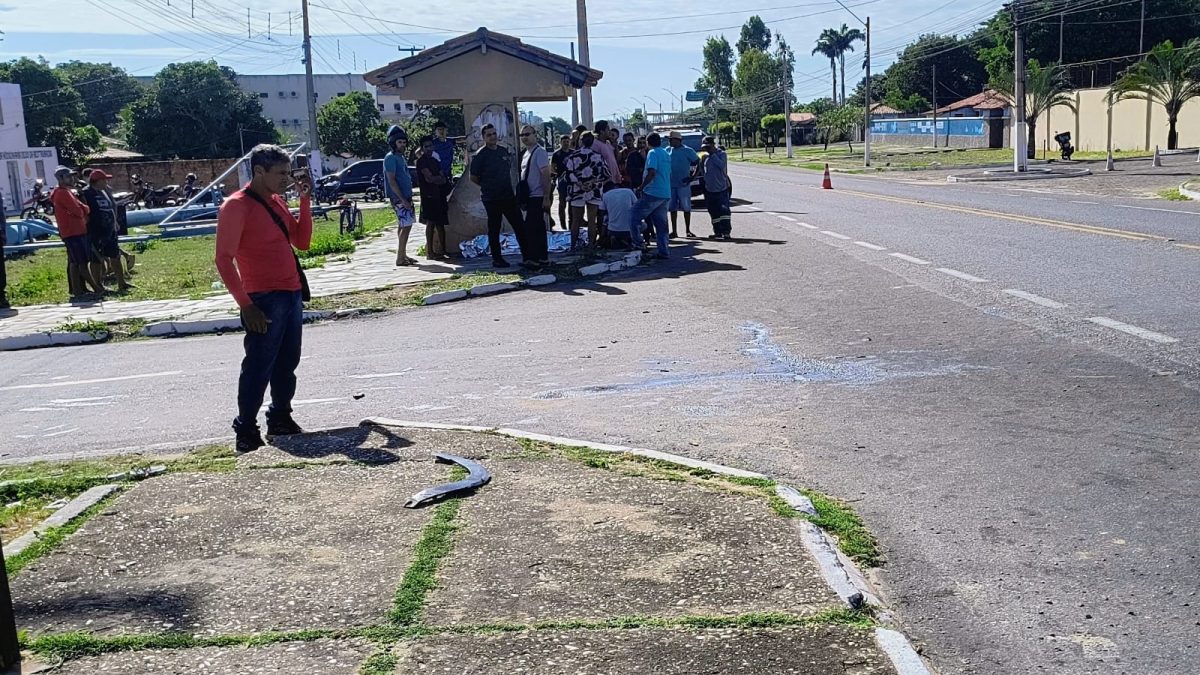 Passageiro de motocicleta morre após batida com carro na BR-343
