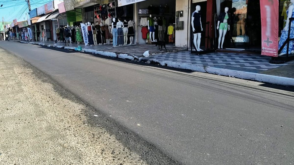 Rua Caramuru recebe recapeamento asfáltico em nova etapa de obras de mobilidade em Parnaíba