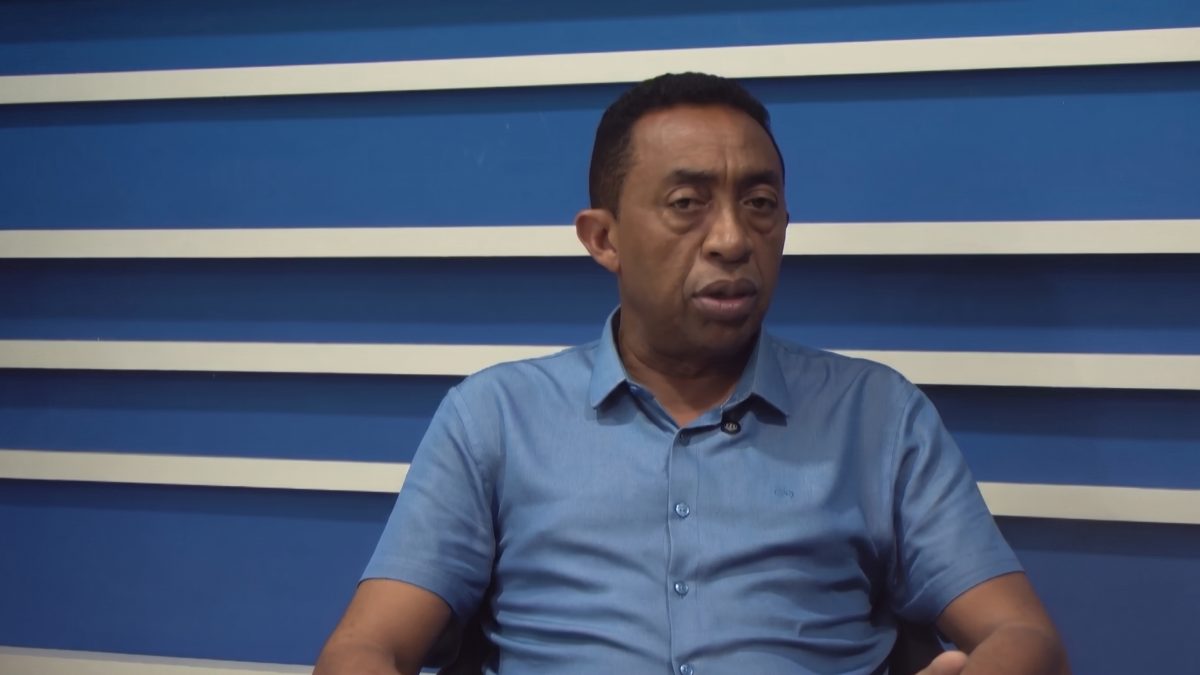 Joel Rodrigues apresenta propostas para saúde, segurança e desenvolvimento em sabatina na TV Costa Norte
