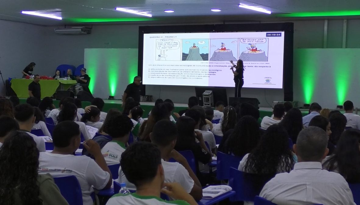 Caravana Pré-ENEM reúne 900 estudantes no litoral