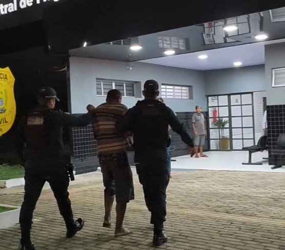 Homem é preso após agredir a própria mãe de 63 anos em Buriti dos Lopes