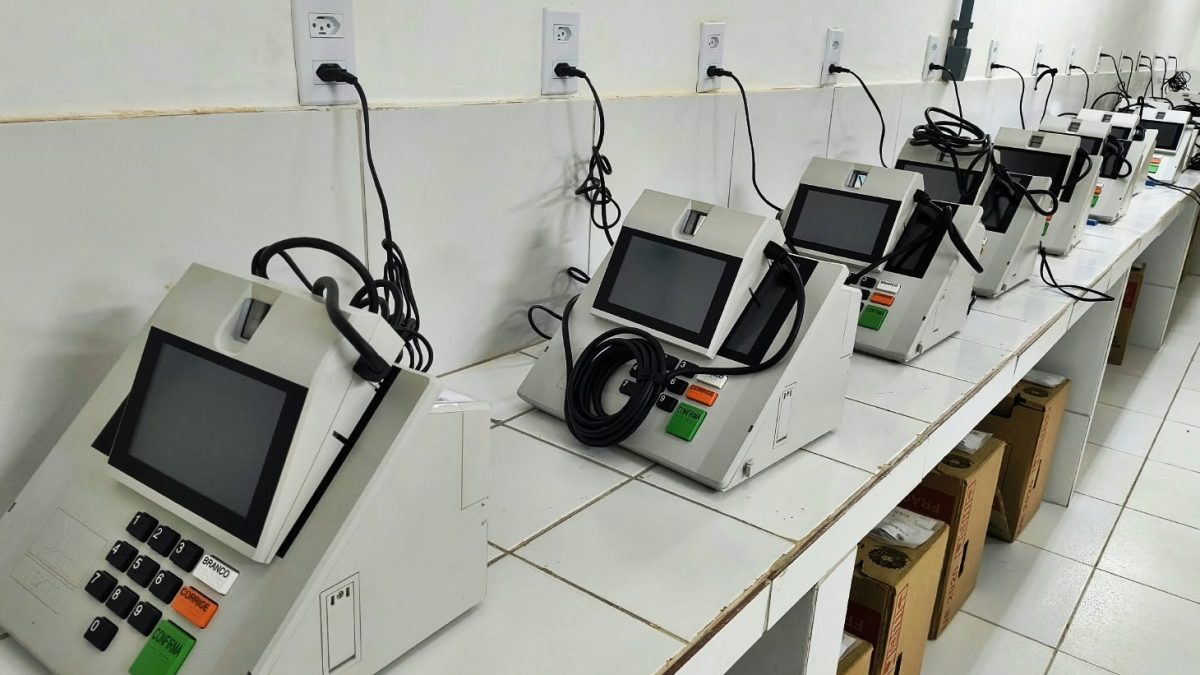 Cartório Eleitoral de Parnaíba inicia preparação de mais de 500 urnas para as eleições