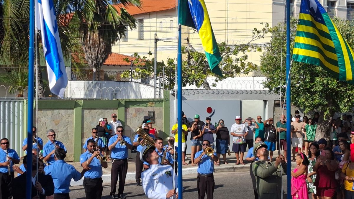 Hasteamento, forças de segurança e escolas marcam desfile de 7 de Setembro em Parnaíba