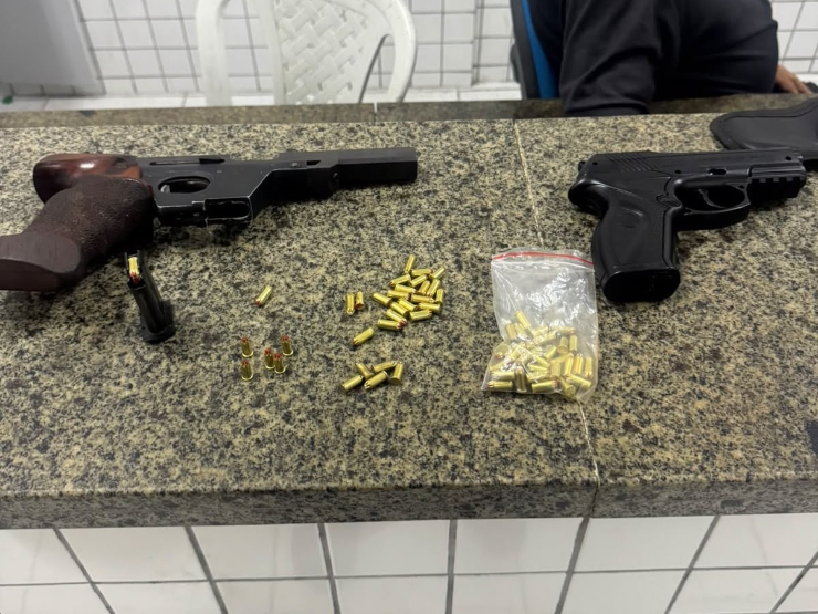 Suspeito de agredir e ameaçar mulher é preso com arma de fogo e munições em Parnaíba