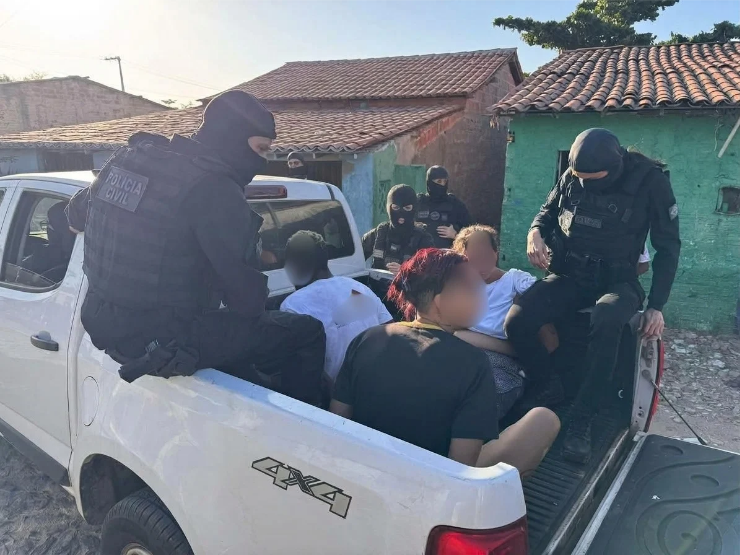 Operação Cidade com Deus cumpre mandados e prende sete suspeitos de tráfico de drogas
