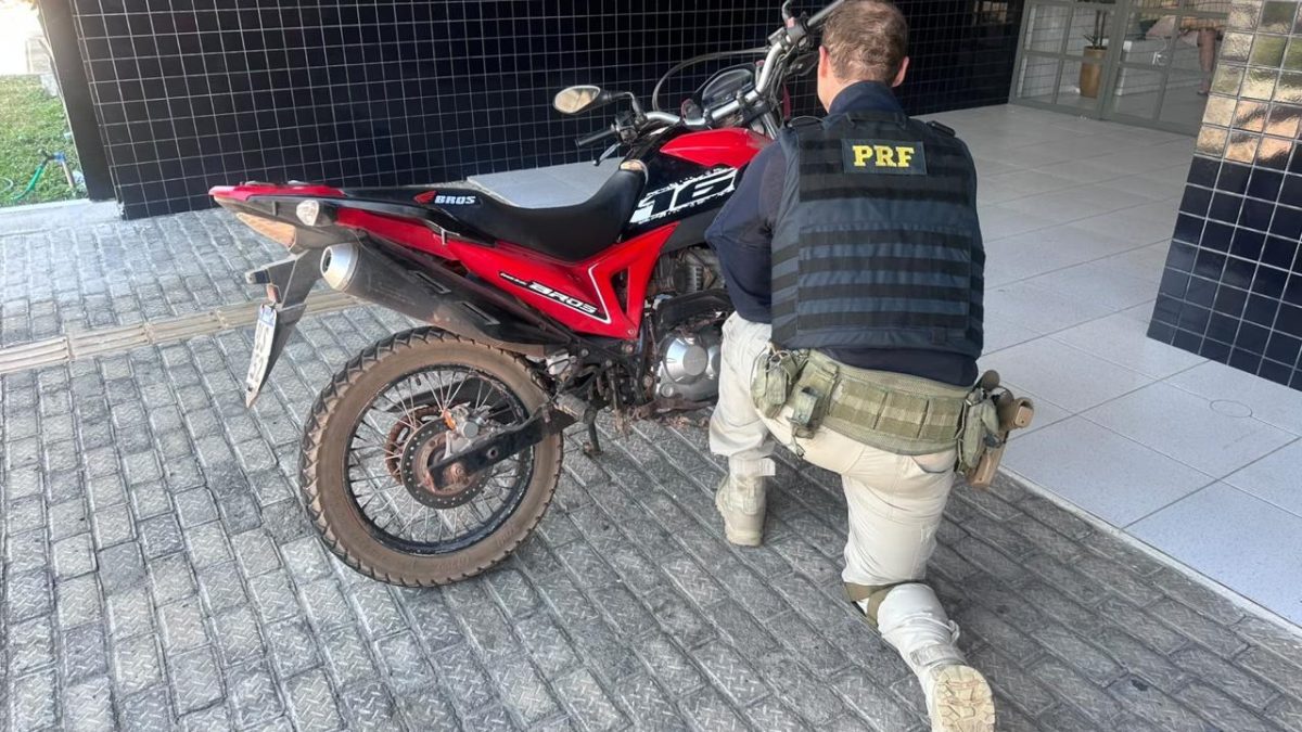 Fiscalização na BR-343 descobre irregularidades em motocicleta em Buriti dos Lopes