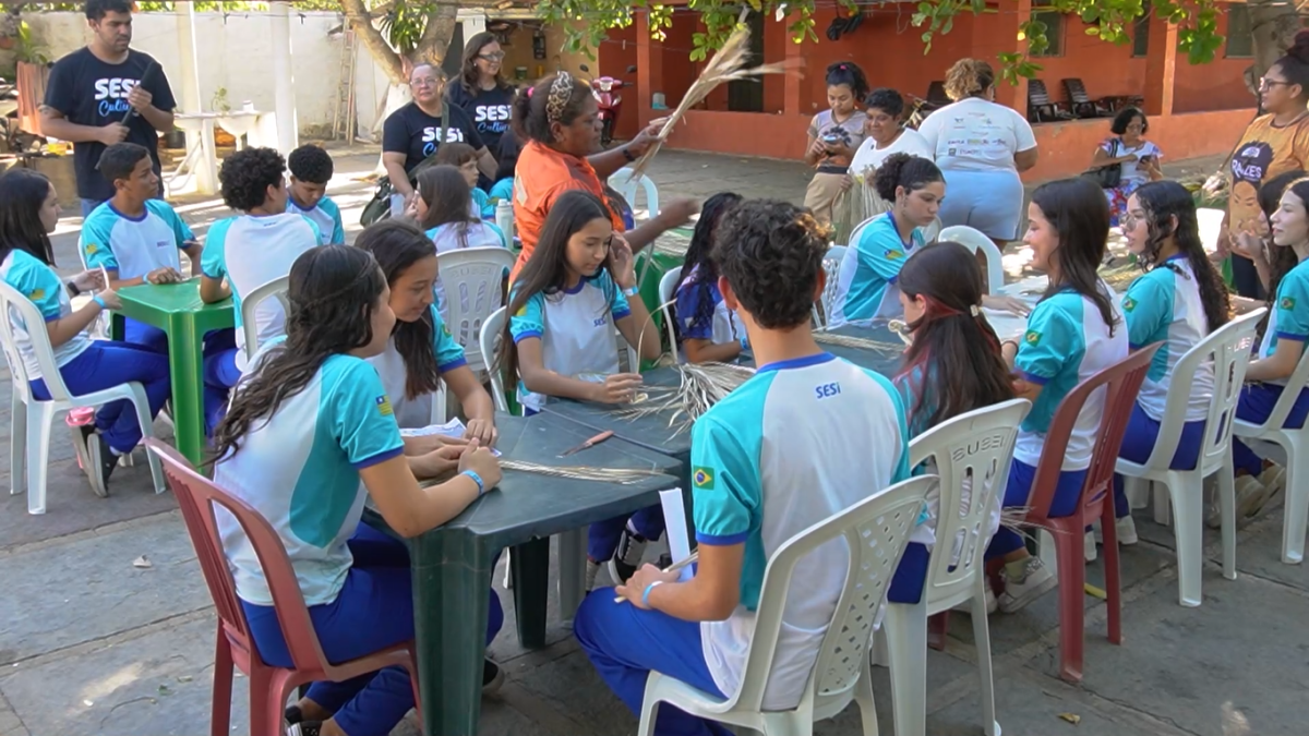 Alunos do SESI trocam um dia na sala de aula por imersão na cultura e no artesanato de Parnaíba